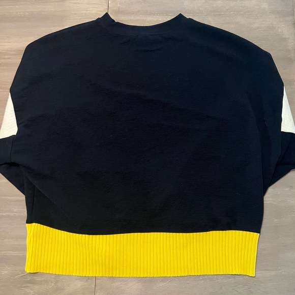 Zara Sweater - Picture 2 of 5